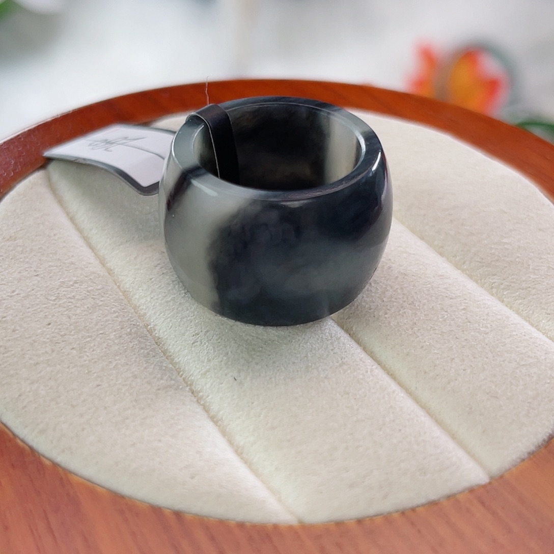 和田玉未镶嵌戒指l13。青花墩墩。17.3。不退换