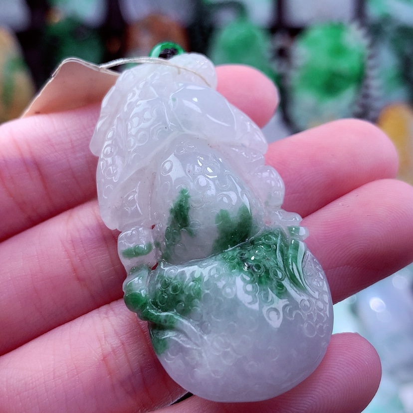 【闪购商品】翡翠颈饰未镶嵌挂件