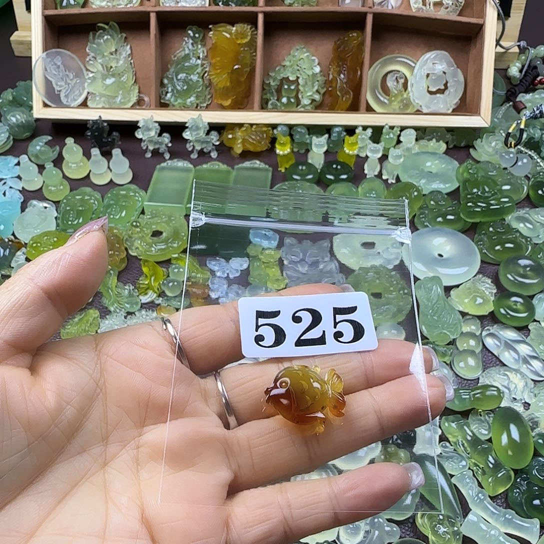 彬***蛇纹石玉未镶嵌岫玉吊坠