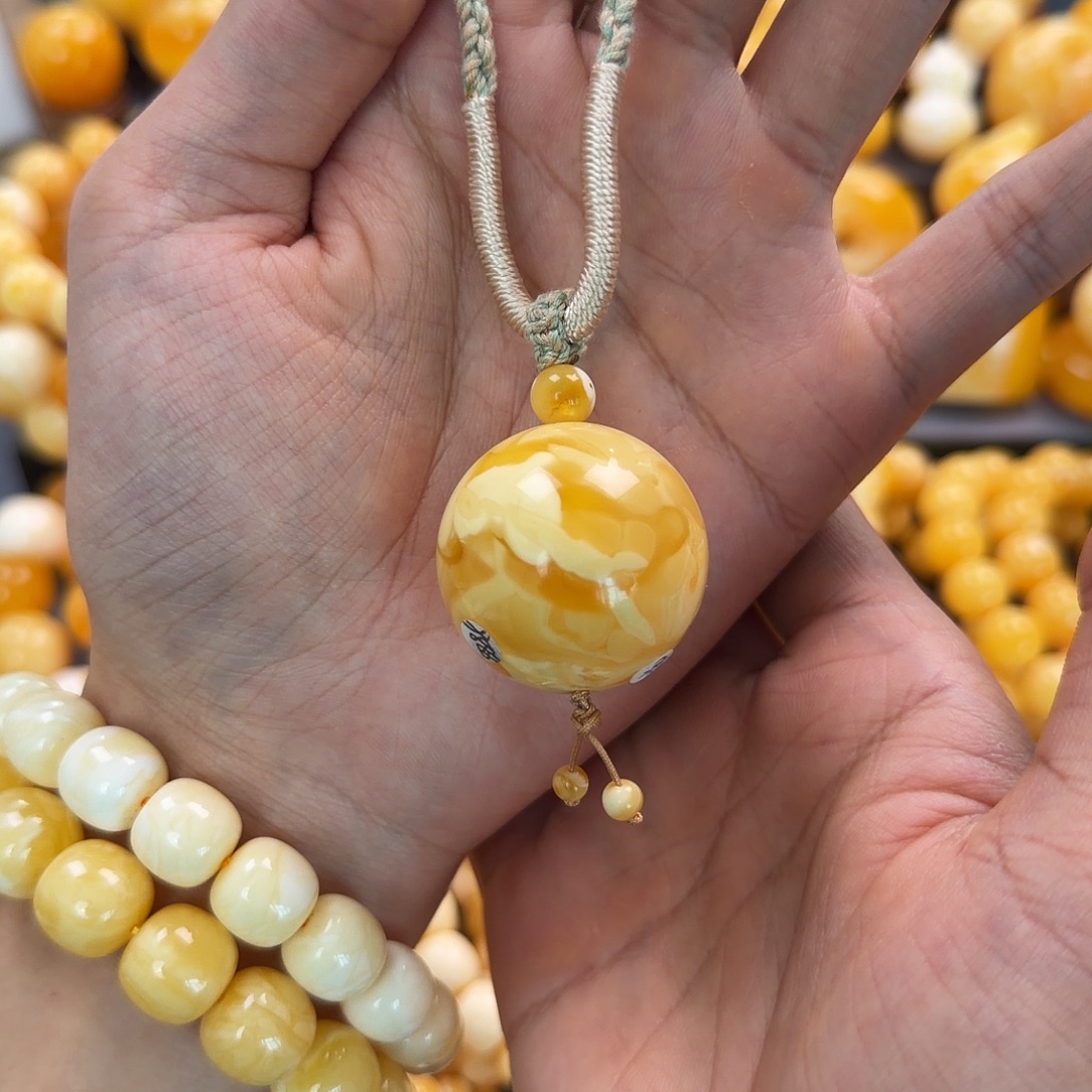 琥珀未镶嵌珠宝奇石31mm