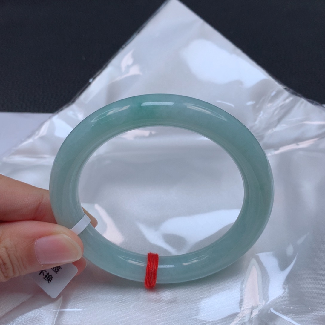 翡翠手镯未镶嵌天然