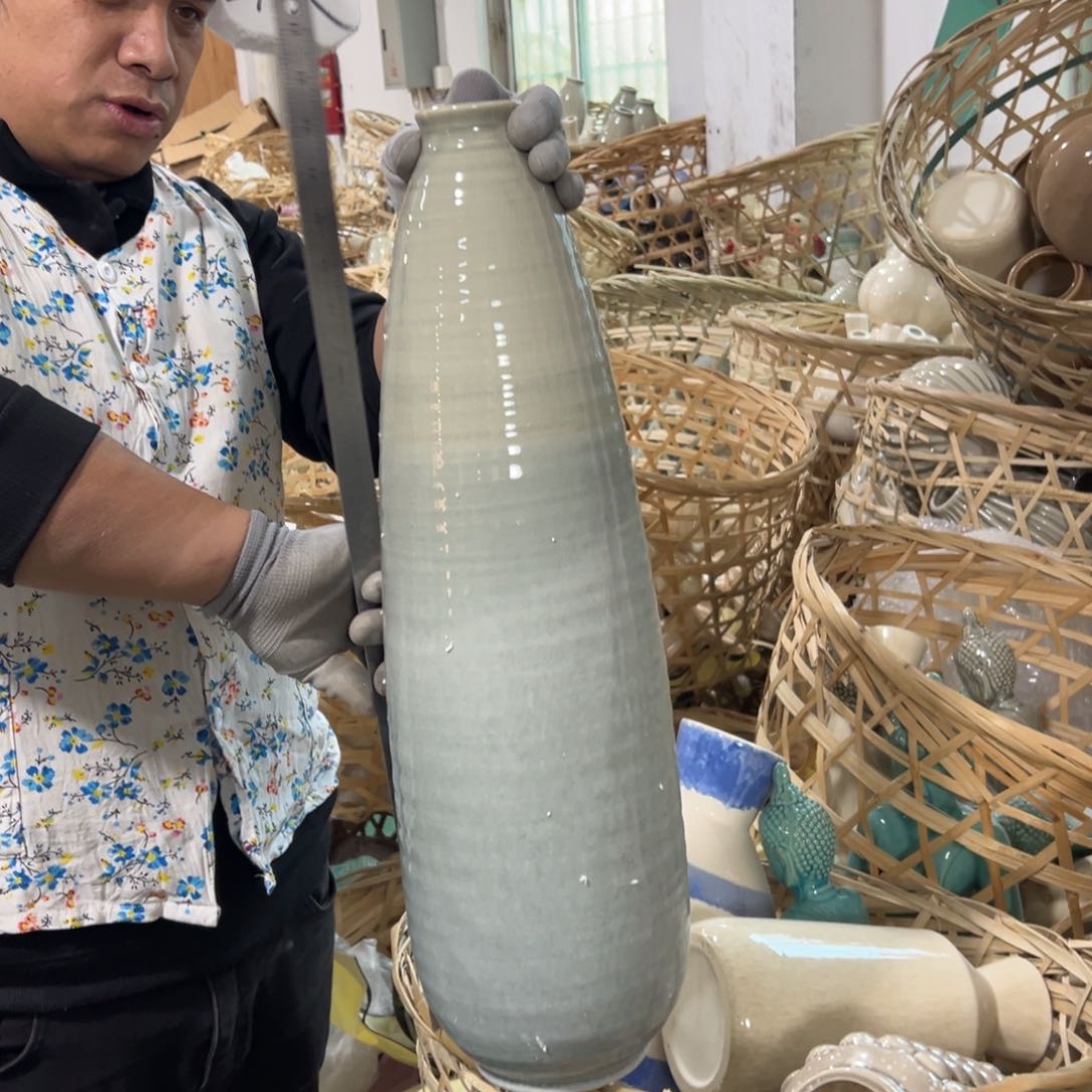 摆件91 号高中低温陶瓷瓶（部分微瑕）