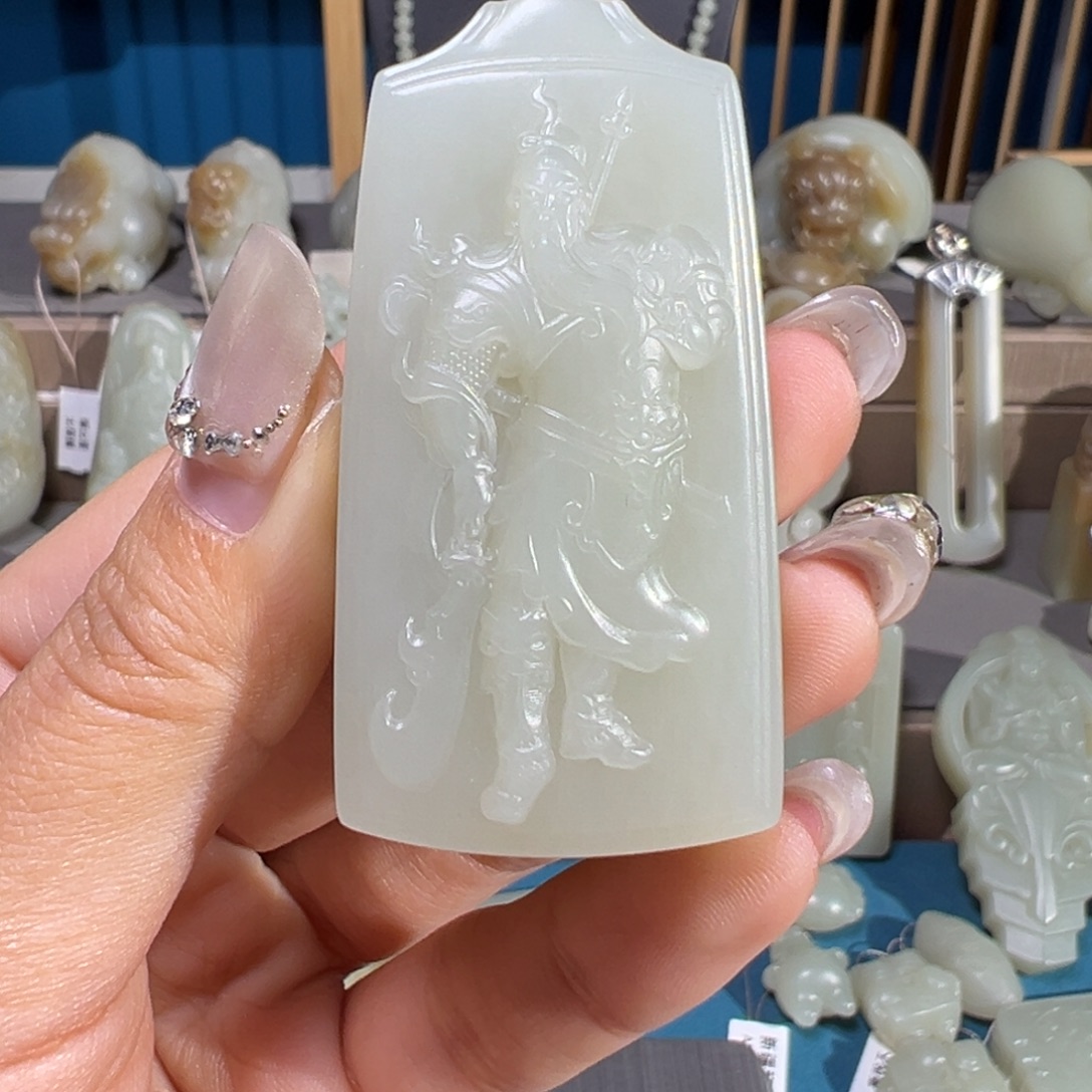 潇***帅和田玉（糖玉）未镶嵌颈饰