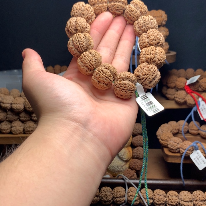 吊坠金刚菩提古龙蜂窝定制24mm