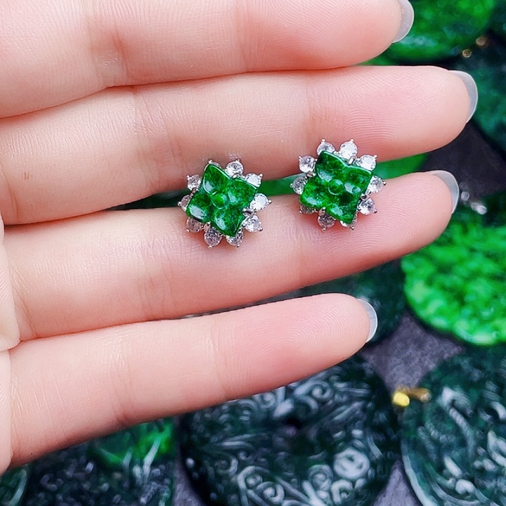 翡翠银S925镶嵌颈饰多样性