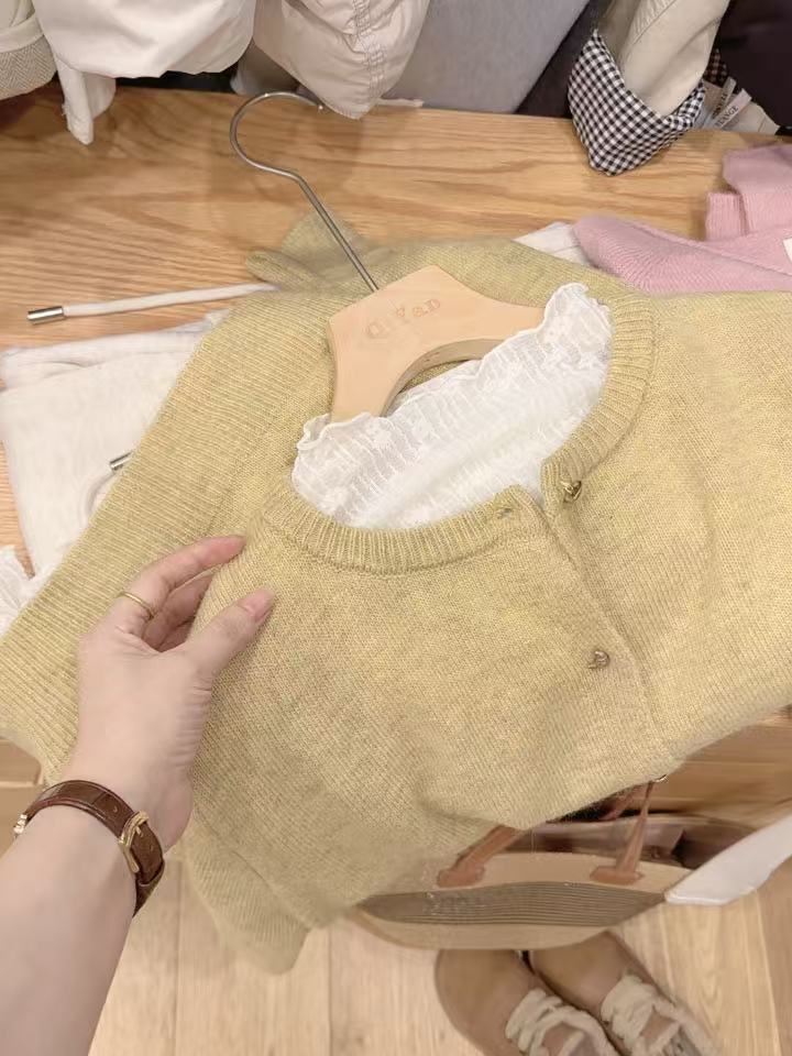 七言家巨好看！#花姜黄月牙扣软糯毛衣开衫