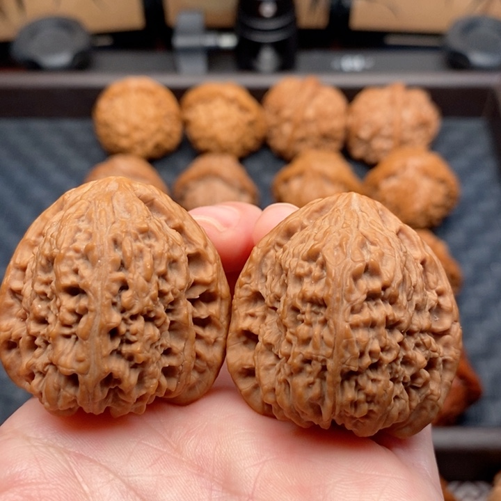 文玩核桃把件一**前南疆