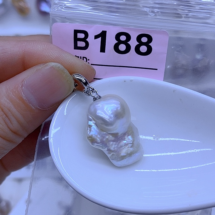 未镶嵌颈饰淡水珍珠