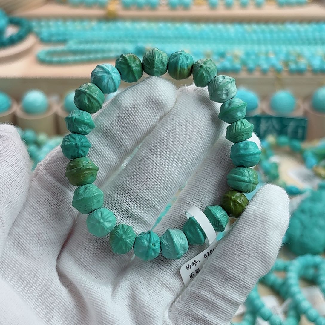 绿松石未镶嵌珠宝奇石