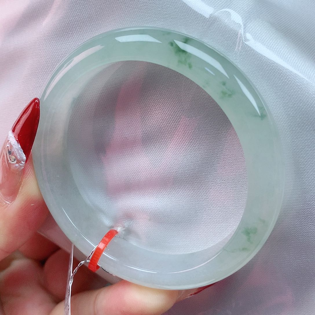 翡翠手镯未镶嵌51圈