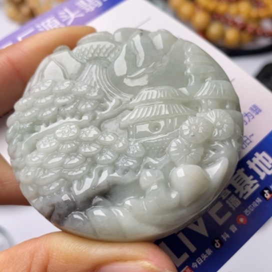 翡翠颈饰未镶嵌翡翠