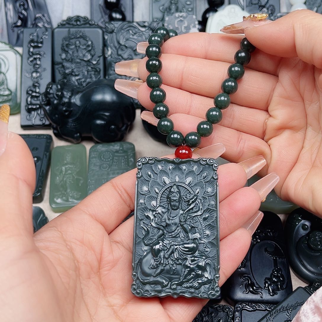 和田玉颈饰未镶嵌