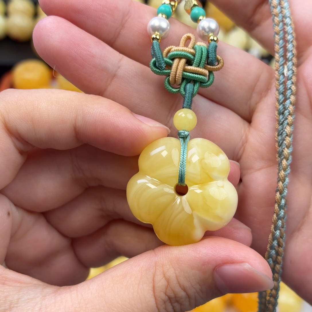 蜜蜡未镶嵌毛衣链了