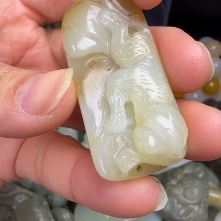 和田玉未镶嵌珠宝奇石