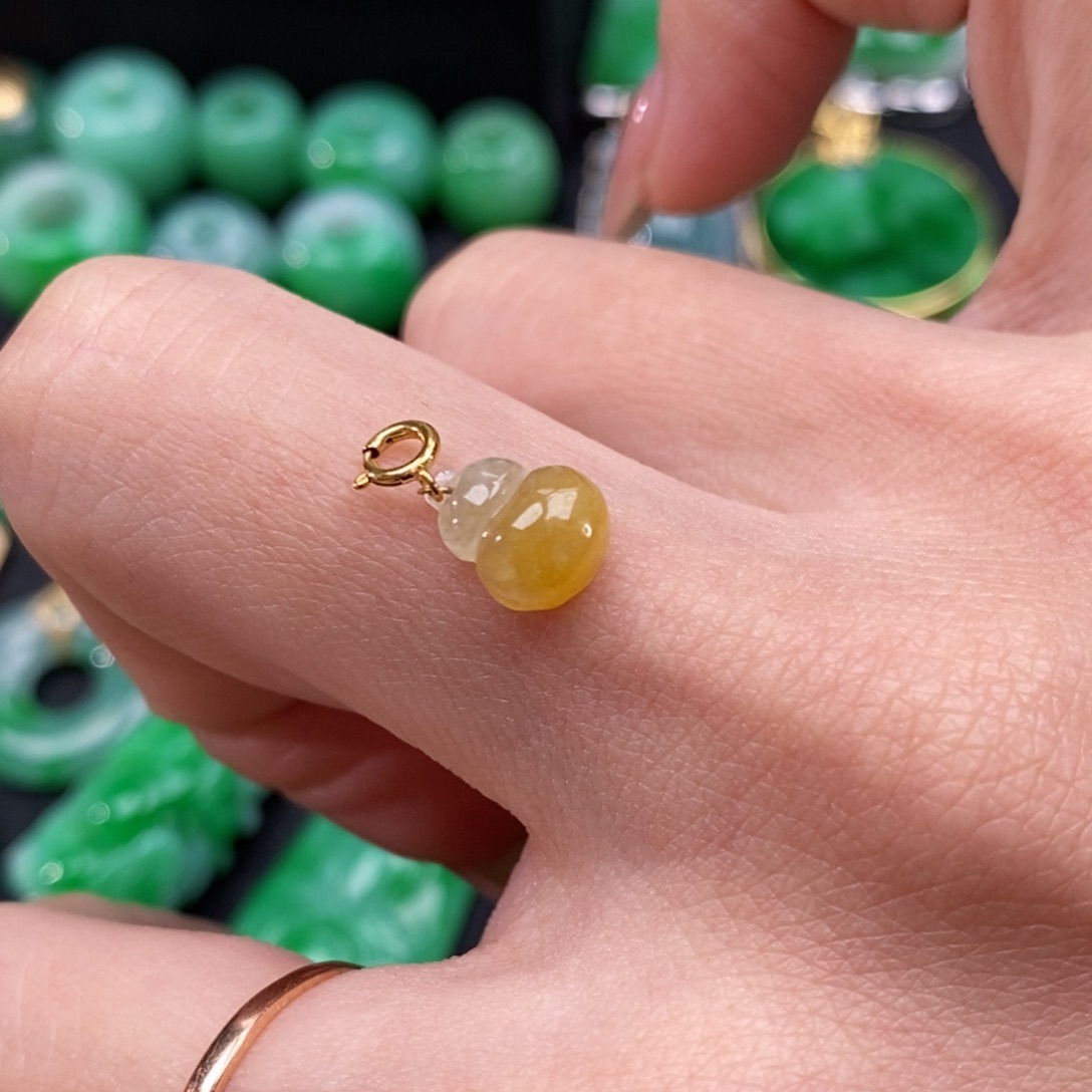 翡翠颈饰18K金镶嵌翡翠