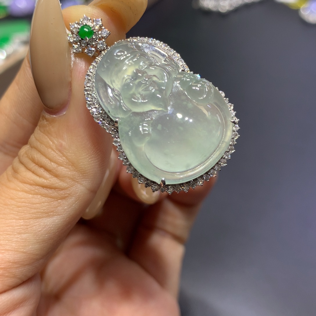 翡翠18K金镶嵌颈饰