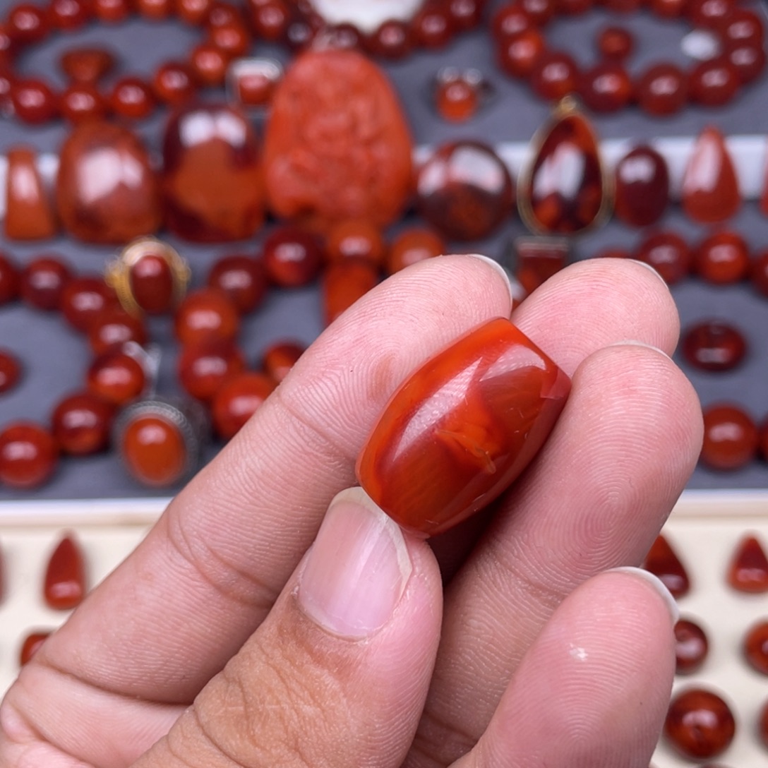 小***…南红玛瑙未镶嵌瓦西南红桶珠