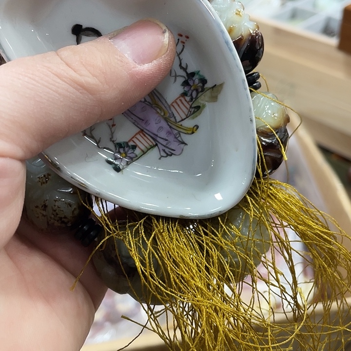 直***蜂瓷片精美雕刻精美