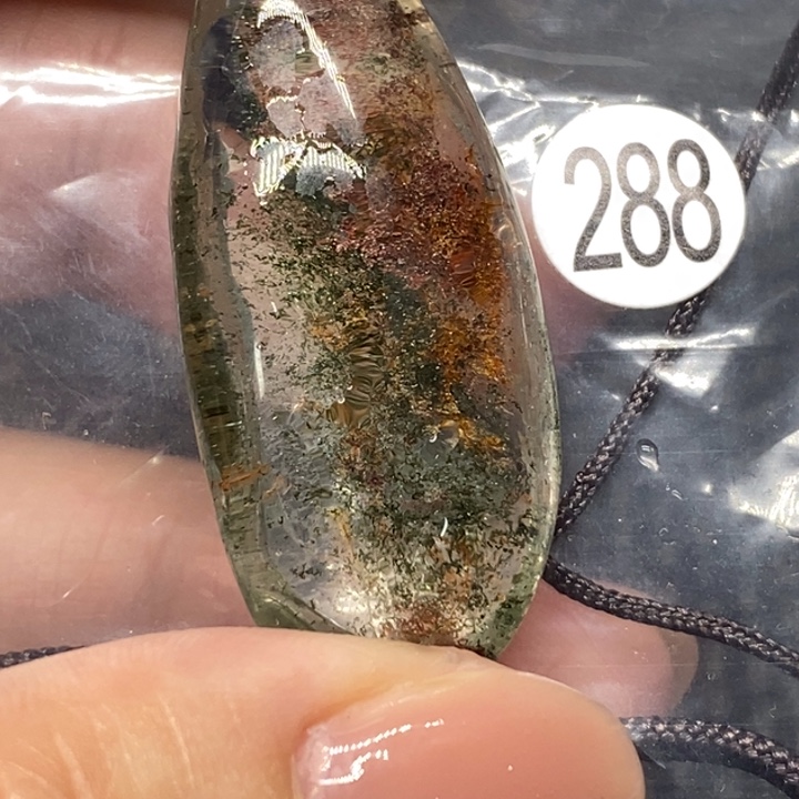 桐***贝水晶未镶嵌珠宝半成品