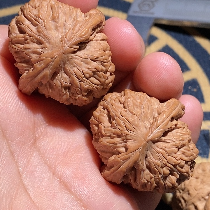 【闪购商品】文玩核桃吊坠核老闷