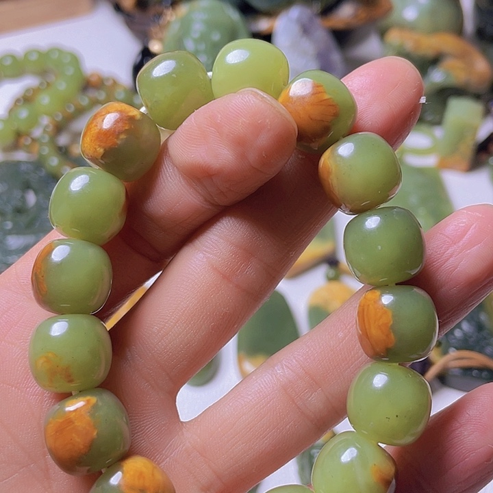 和田玉手串未镶嵌阜****！