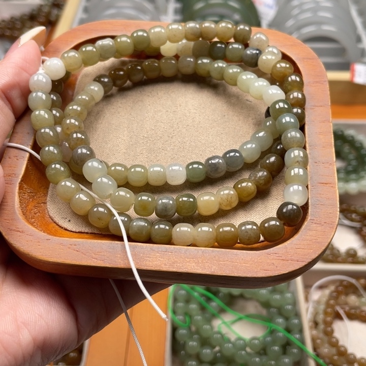 和田玉未镶嵌珠串6*7mm