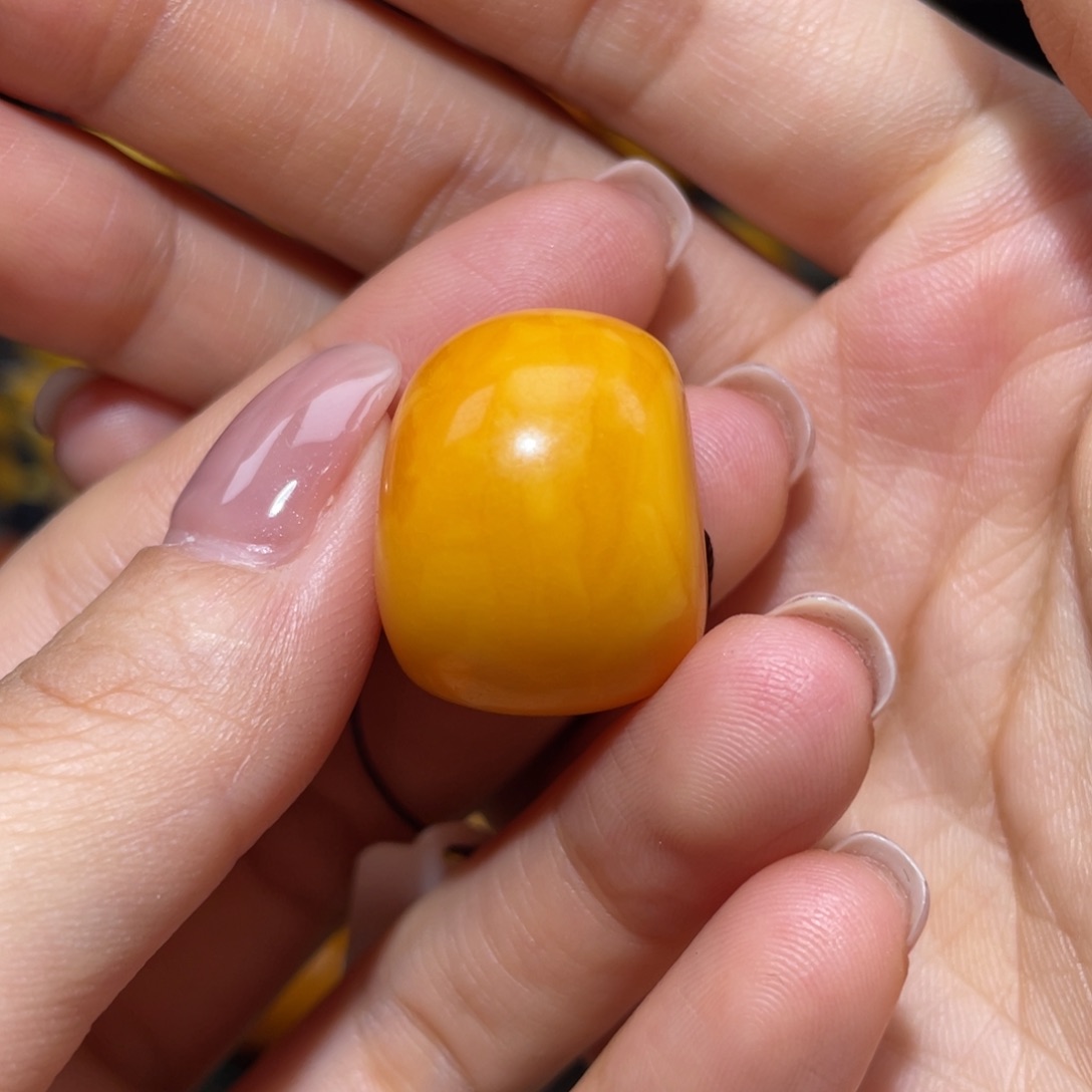 【闪购商品】琥珀裸石未镶嵌马蹄