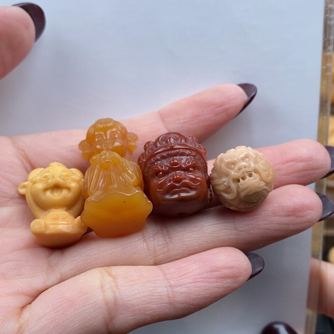 石英质玉颈饰未镶嵌