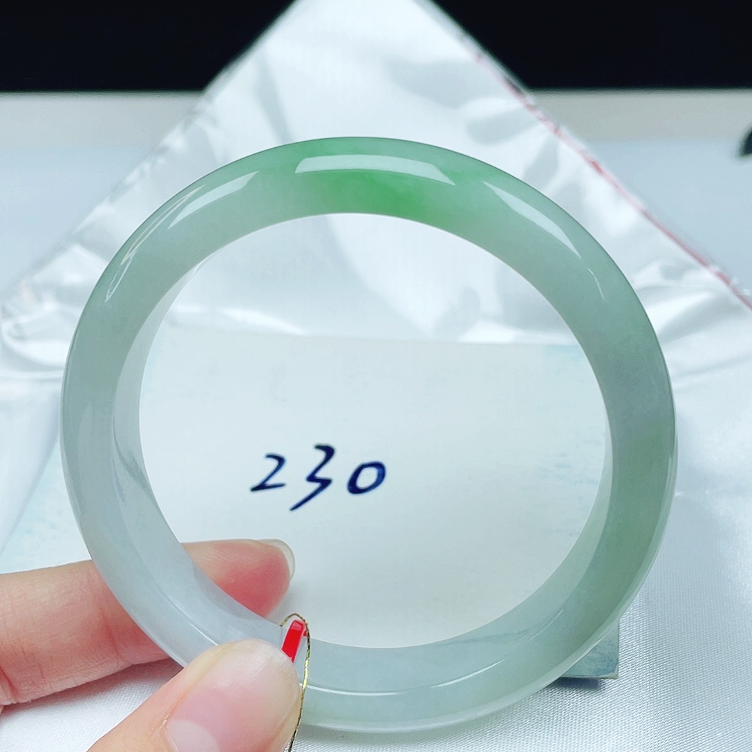 翡翠未镶嵌手镯正圈55.6 