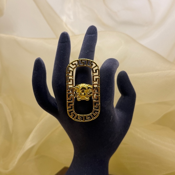 C播 5.2g 足金999 戒指e