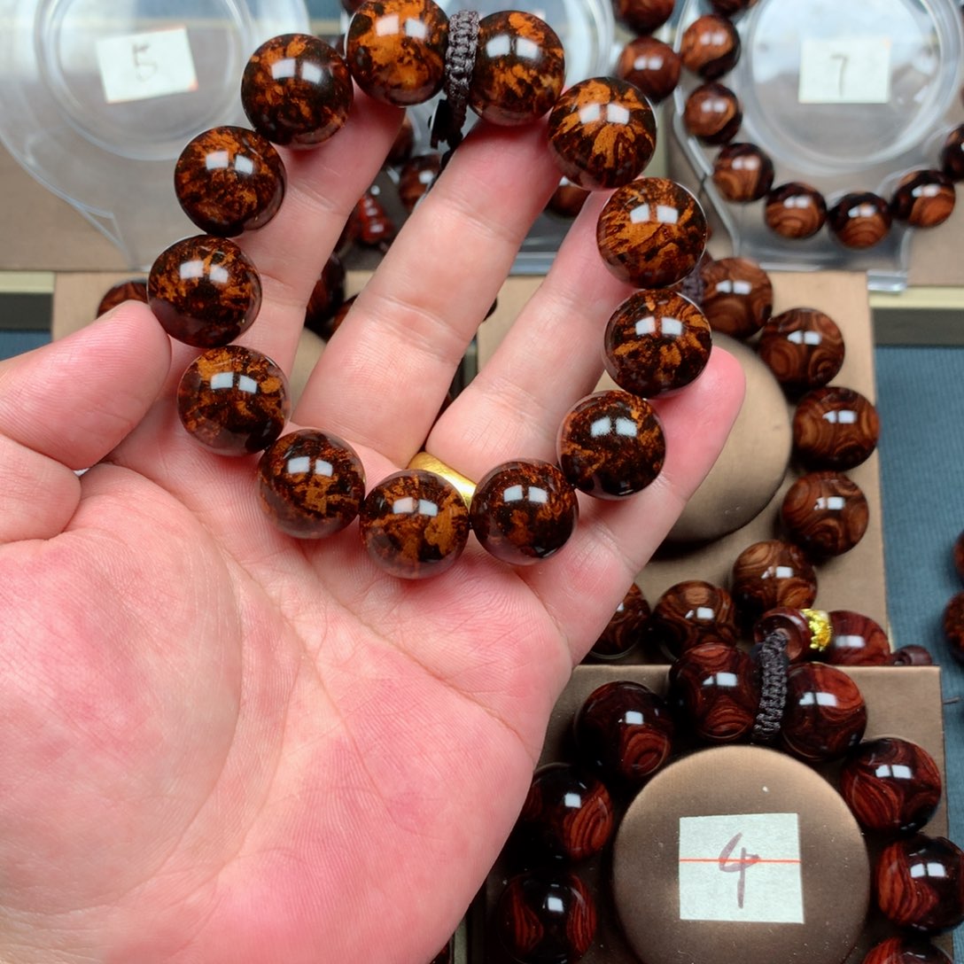 黄花梨/降香黄檀吴**能1.8烟花瘤疤