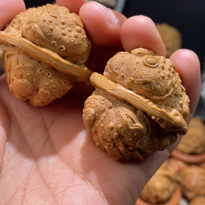 核桃把件勿*.纯手工雕刻文玩核桃