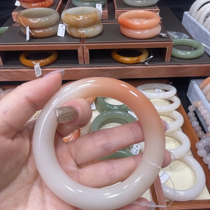 石英质玉手镯未镶嵌^****姐