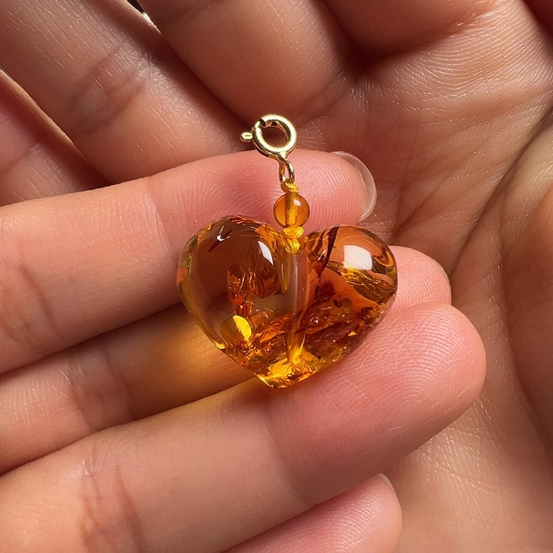 琥珀（花珀）颈饰未镶嵌屁桃吊坠