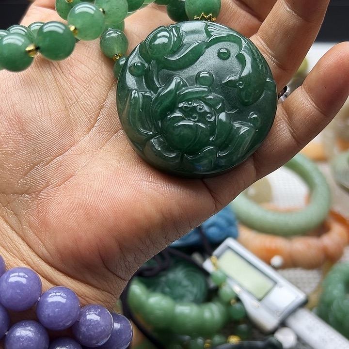 未镶嵌手镯石英岩玉