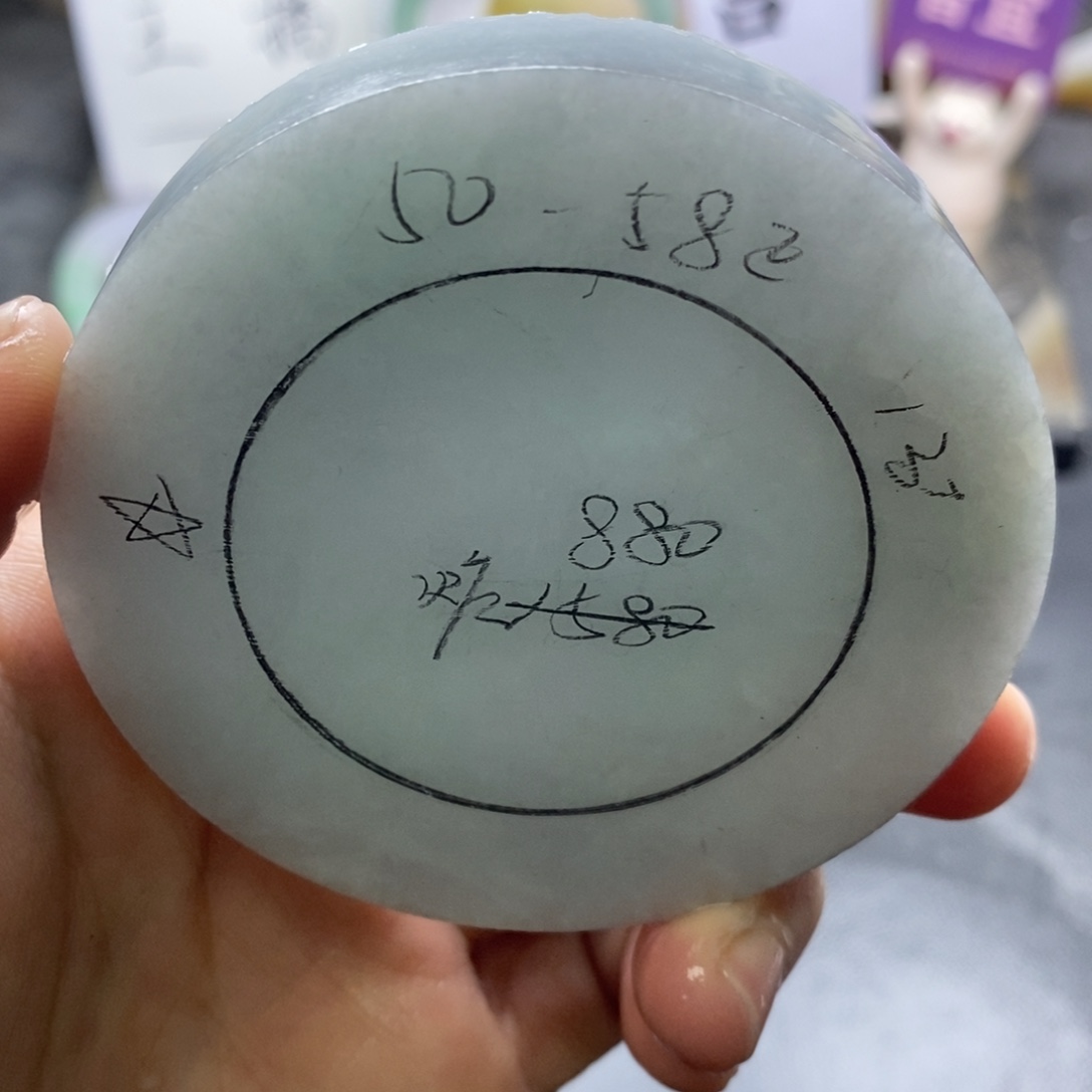 定制翡翠未镶嵌翡翠手镯