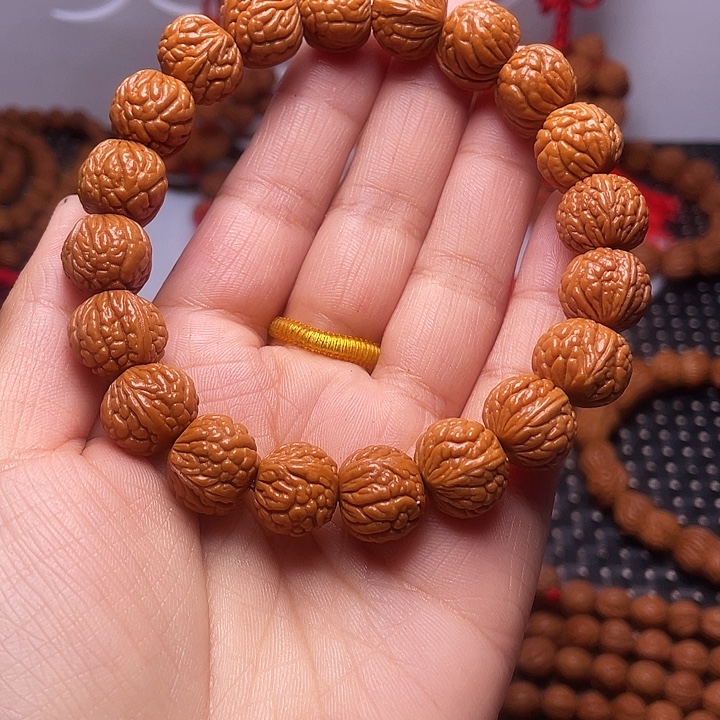 木质类龙纹桃枭手串