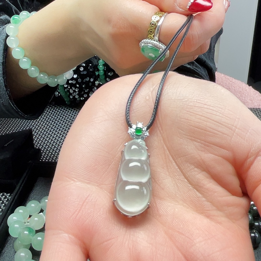 石英质玉（非洲翠）银S925镶嵌颈饰