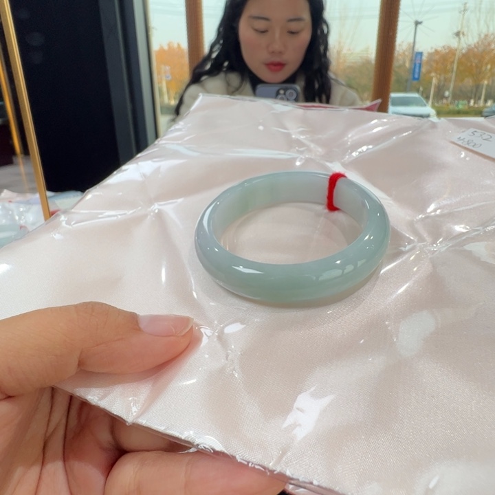 T***-翡翠未镶嵌手镯绿底5354