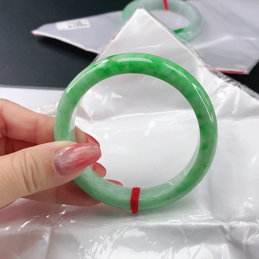 翡翠手镯未镶嵌翡翠017