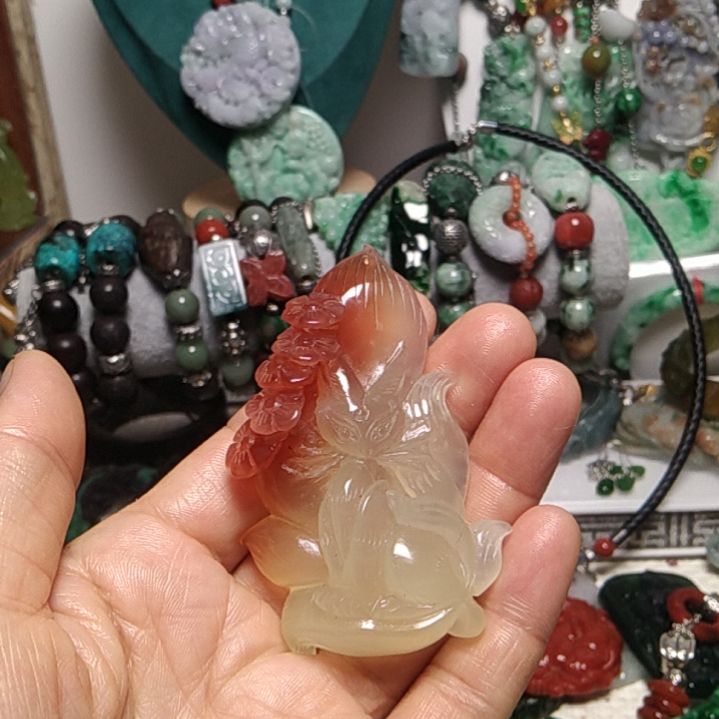 蛇纹石玉吊坠未镶嵌