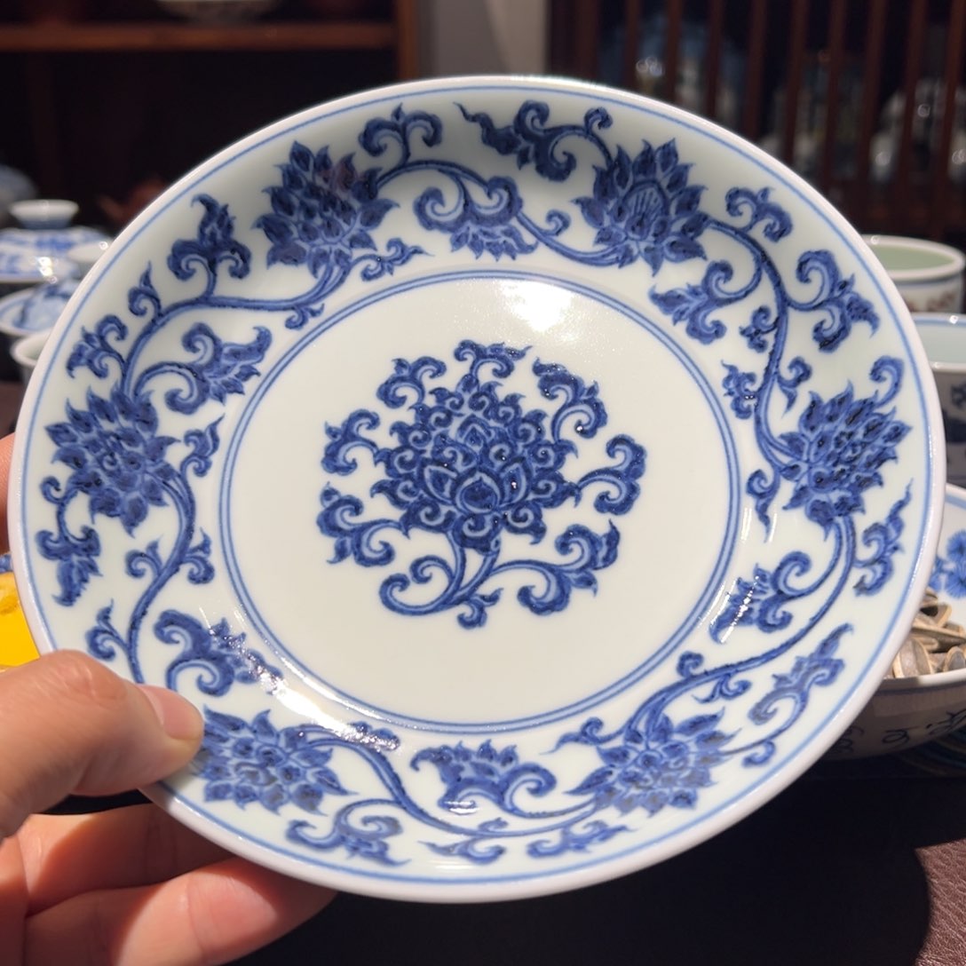 杯青花缠枝莲壶承看盘直径约17.5厘米