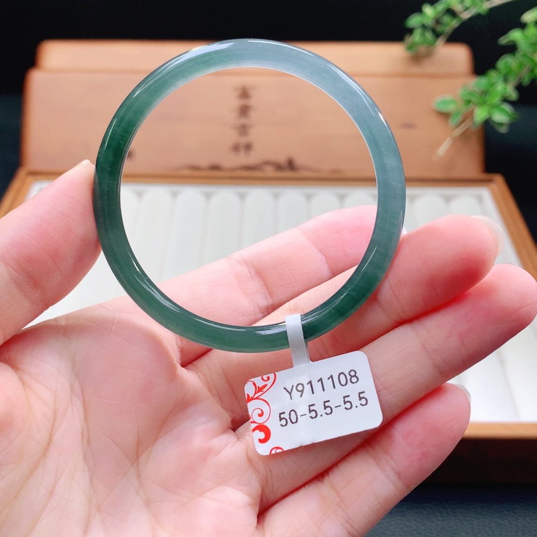 翡翠手镯（圆镯）未镶嵌