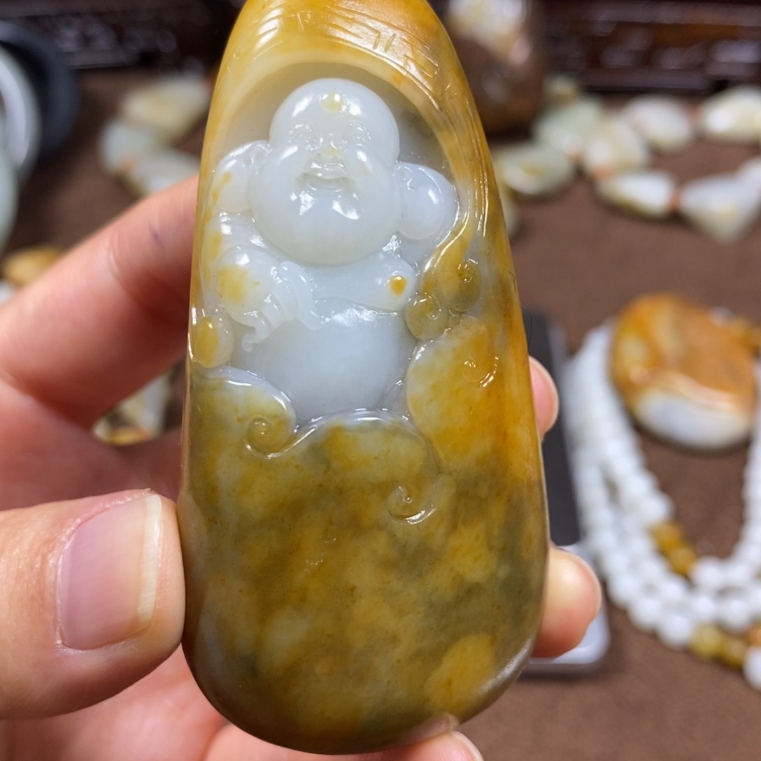 和田玉未镶嵌把件