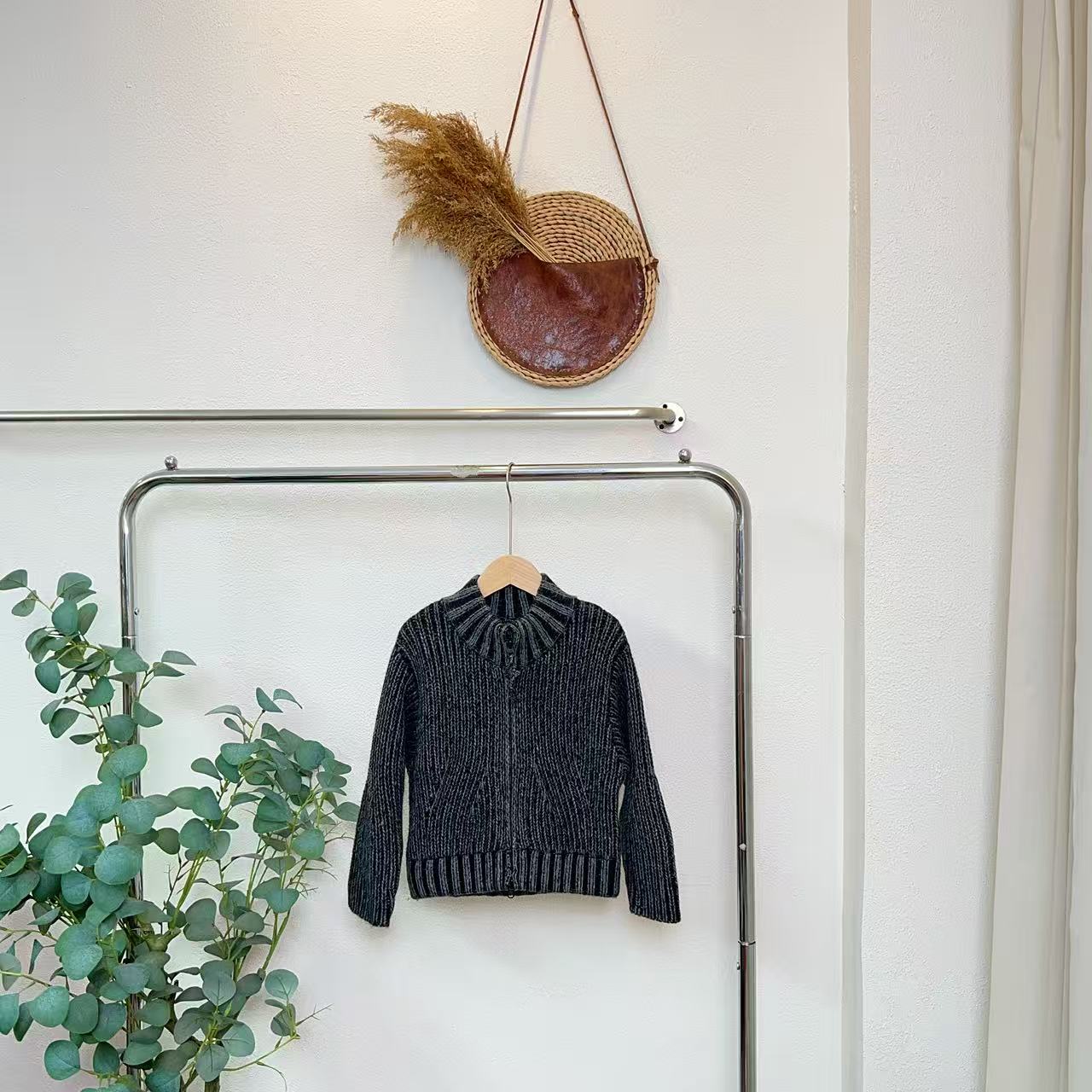 1009贝深灰长袖毛衫