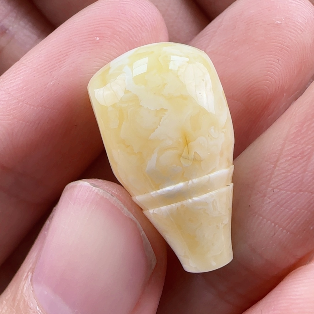 琥珀裸石未镶嵌蜜蜡