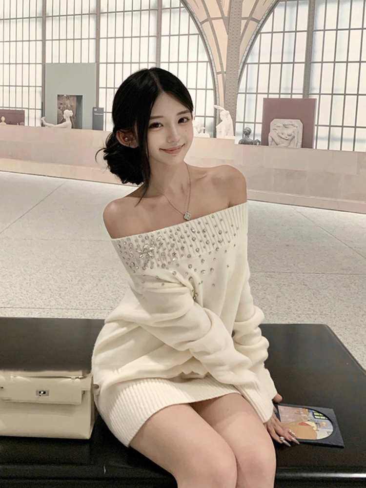 法式重工亮钻一字肩蓝色套头毛衣女秋冬宽松慵懒风露肩针织衫上衣