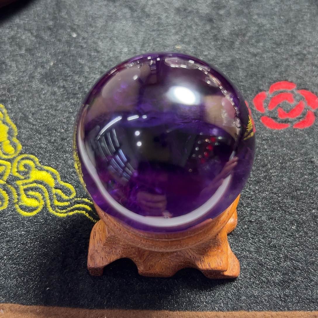 水晶水晶球摆件未镶嵌关****?