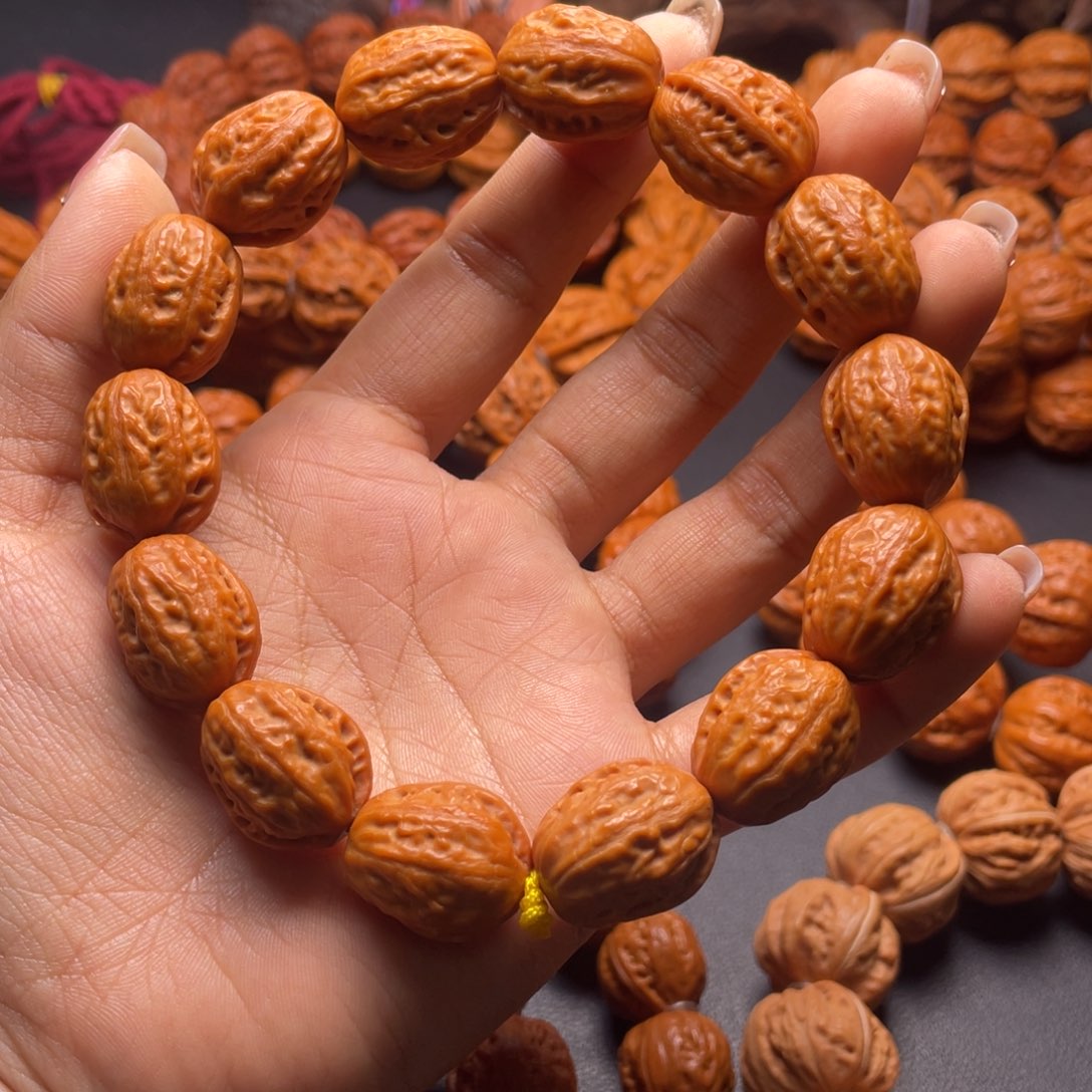 文玩核桃手串金豆子