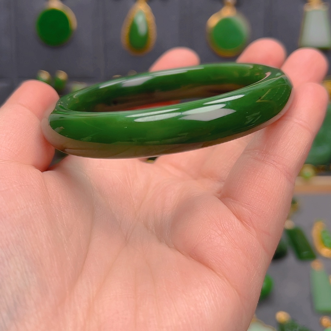 和田玉（碧玉）未镶嵌手镯